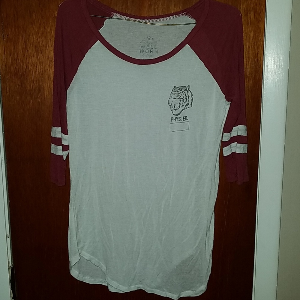 Cute and Comfy Baseball tee! Size small